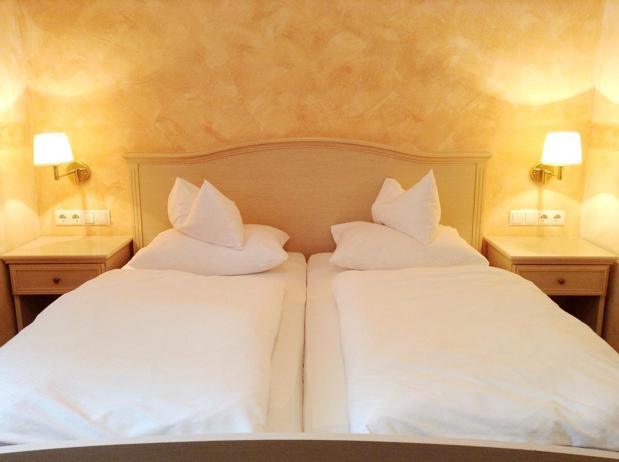 Hotel Grünes Türl Bad Schallerbach Oda fotoğraf