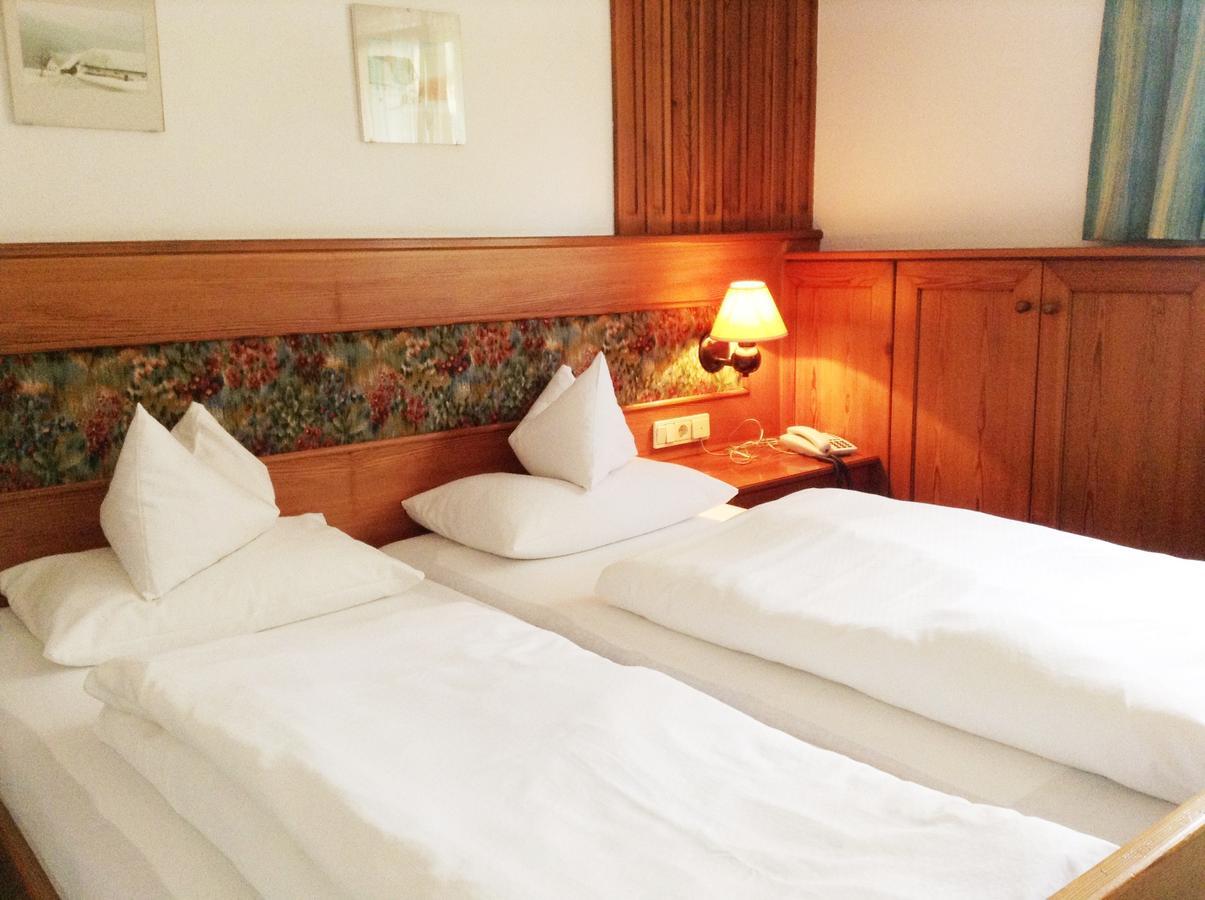 Hotel Grünes Türl Bad Schallerbach Oda fotoğraf
